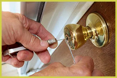Miami Quickly Locksmith Miami, FL 305-908-3105 Miami Quickly Locksmith Miami, FL 305-908-3105 - 2-lockout